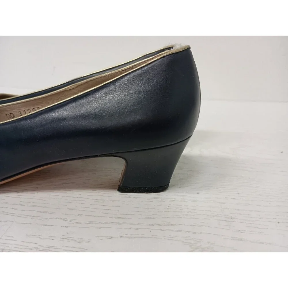 VTG Salvatore Ferragamo Womens Heels Sz 8 Navy Blue Leather Classic Pumps Shoes - Picture 2 of 11